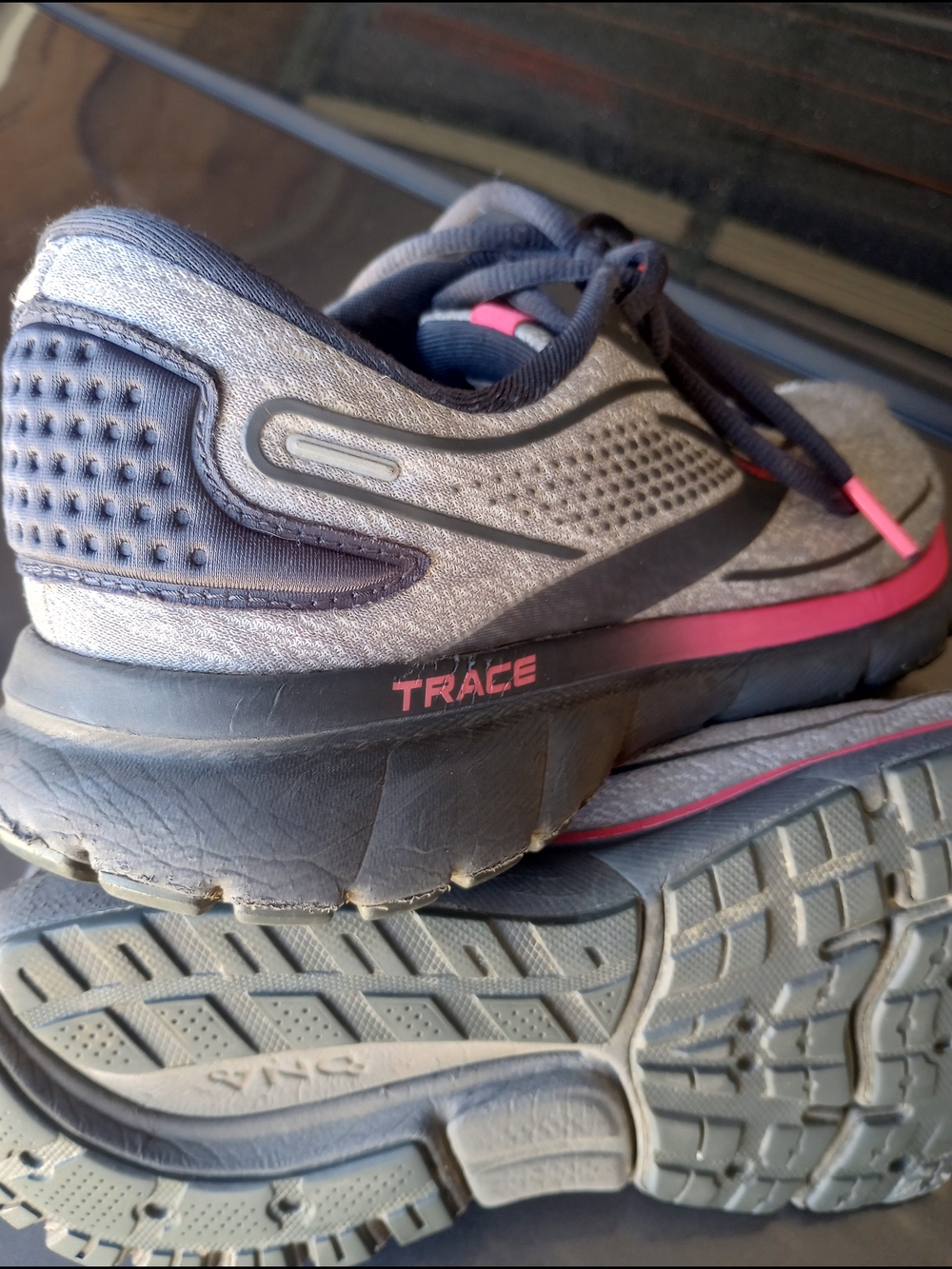 Brooks Women’s Gray and Pink Running Shoes. Size 8.5 - Picture 3 of 5